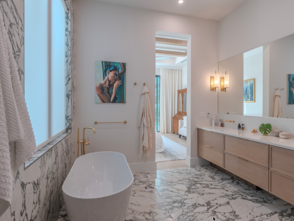 Luxurious Naples Getaway - Custom Design Home with Pool & Spa